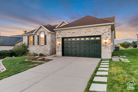Photo 2 for 1267 E Hickenlooper Way