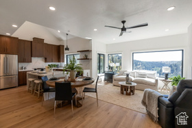 Photo 3 for 6560 N Wolf Creek Dr #5D