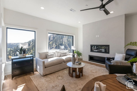 Photo 4 for 6560 N Wolf Creek Dr #5D