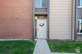 Photo 3 for 4107 S Greyhackle Ln