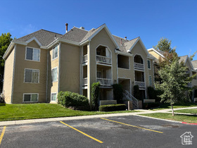 Photo 1 for 1212 E Waterside Cv #10