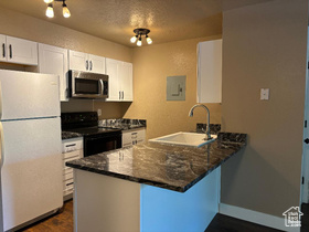 Photo 5 for 1212 E Waterside Cv #10