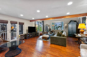 Photo 4 for 178 N Valley View Dr