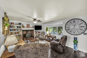 Photo 3 for 254 N Hillside Dr