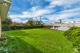 Photo 3 for 1762 W Mantle Ave
