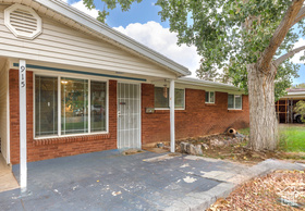 Photo 3 for 915 Hislop Dr
