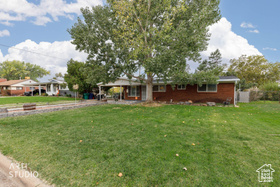 Photo 6 for 915 Hislop Dr