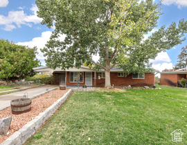 Photo 2 for 915 Hislop Dr