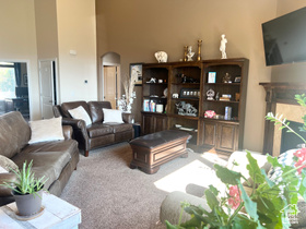 Photo 5 for 853 Horizon Dr