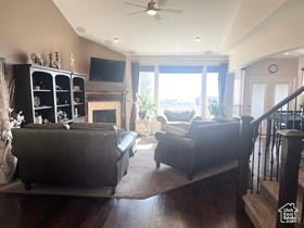 Photo 4 for 853 Horizon Dr