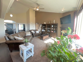 Photo 6 for 853 Horizon Dr