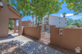 Photo 5 for 1839 W Canyon View Dr #204