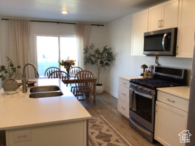 Photo 5 for 1052 E Regatta Ln