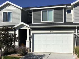 Photo 3 for 1052 E Regatta Ln