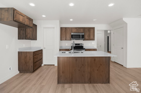 Photo 4 for 4017 S Woodland Ave #325