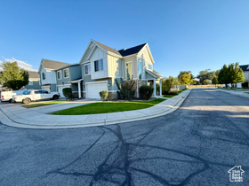 Photo 3 for 1767 W Lunford Ln