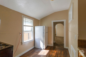 Photo 4 for 2030 S Orchard Ave