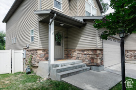 Photo 2 for 597 S Quinn Ct