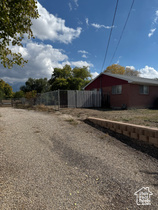 Photo 4 for 11515 S Temple Dr