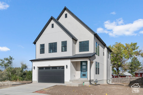 Photo 2 for 504 W Maidengrass Way
