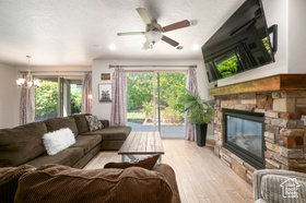 Photo 5 for 548 S Haley Dr