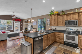 Photo 6 for 102 E Manilla Dr