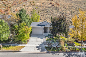 Photo 4 for 102 E Manilla Dr