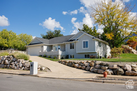 Photo 2 for 1306 N Thornfield Rd