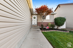 Photo 3 for 291 W Bubbling Brook Ln