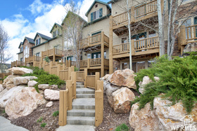 Photo 4 for 5060 Lakeview Dr #1105