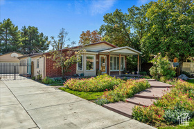 Photo 2 for 1379 W Dupont Ave