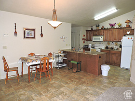 Photo 4 for 633 N 100 West
