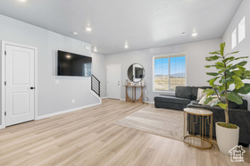 Photo 4 for 71 N Veranda Ct
