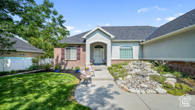 Photo 3 for 587 E Corner Canyon Dr
