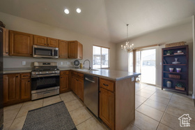 Photo 3 for 6630 N Sky Heights Dr