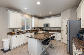 Photo 5 for 997 N Fox Hollow Dr