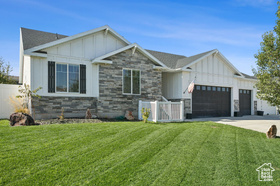Photo 3 for 3444 S Hunter Spring Dr
