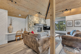 Photo 4 for 2100 Canyon Resorts Dr #5A