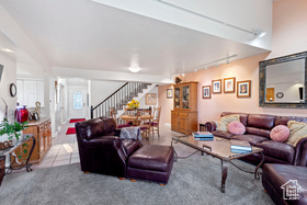 Photo 5 for 1820 S High Pointe Dr