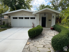 Photo 6 for 1894 E Southmoor Dr