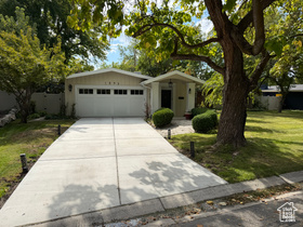 Photo 2 for 1894 E Southmoor Dr