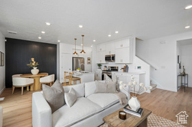 Photo 5 for 6031 W Highlandbrook Dr