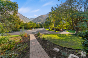 Photo 3 for 2757 S Shamrock Dr