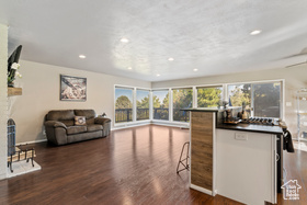 Photo 5 for 2757 S Shamrock Dr