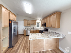 Photo 3 for 510 W Highway Dr