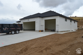 Photo 3 for 1278 W Caribou Ct #99