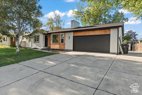 Photo 2 for 2120 E Newcastle Dr