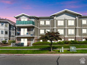 Photo 1 for 74 E Resaca Dr #B12