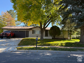 Photo 2 for 600 N Maple Dr