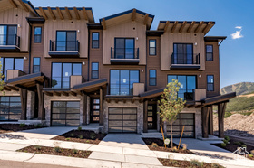 Photo 1 for 2083 W Pinnacle Ln #H-4